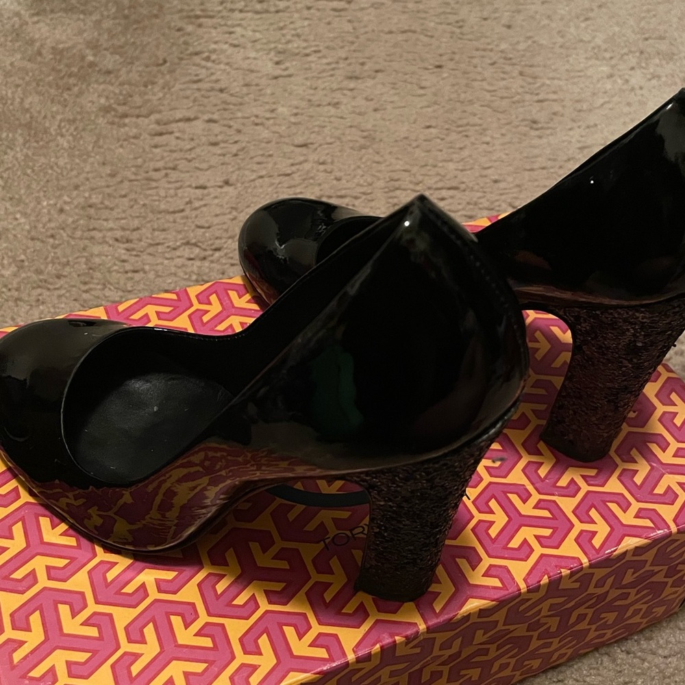 Women Tory Burch Patent heels with Sequins heel